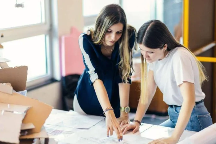 giovani-donne-al-lavoro_canva veneto occupazione