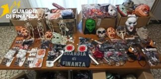 Gdf Vicenza sequestra 13 mila articoli non sicuri per Halloween e prodotti privi di info in italiano guardia di finanza vicenza halloween