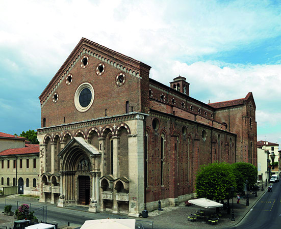 Chiesa di San Lorenzo, Vicenza fiva confcommercio su piazza san lorenzo