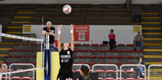 Serie B1 femminile, esordio in terra bresciana per la Volksbank Vicenza Volley: domani alle 17 sfida con la matricola Promoball Sanitars La capitana Natasha Spinello (Volksbank Vicenza Volley) in palleggio