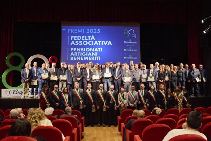 una sessantina di imprese dell’Area Vicenza il riconoscimento alla Fedeltà Associativa Confartigianato una sessantina di imprese dell’Area Vicenza il riconoscimento alla Fedeltà Associativa Confartigianato