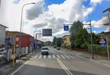 Auto sfonda la vetrina di una pasticceria a Vicenza: anziano alla guida ferito gravemente Vicenza auto pasticceria