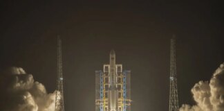 Cina: lanciato satellite di prova per comunicazioni con razzo Long March-5