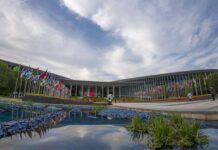 Cina: Shanghai si prepara ad accogliere ottava edizione CIIE (1)