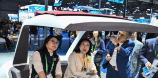 Cina: alla CIIE esposti nuovi prodotti e tecnologie innovative per mobilità (3)
