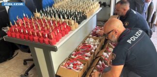Sequestrati 1500 ordigni esplosivi spediti a Catania tramite corriere