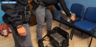 Sequestrati 230 kg di cocaina alla frontiera di Ventimiglia, arrestato camionista / Video