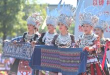 Cina: tradizioni Miao in mostra alla fiera agricola di Rongshui (2)