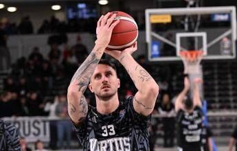 Achille Polonara compie 34 anni, la moglie: “Non hai smesso di lottare”