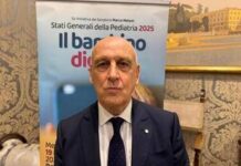 Agostiniani (Sip): “Ritardare smartphone in ragazzi protegge vista, sonno e peso”