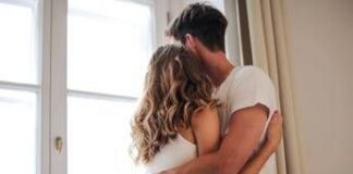 Bird theory, cos’è la ‘Teoria dell’uccello’ per scoprire se il partner ti ascolta davvero (e cosa ne pensano gli esperti)