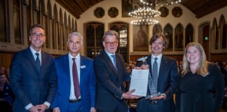 Consegnato a Carlo Messina (Intesa San Paolo) il premio di European Banker of the year European Banker of the year Carlo Messina