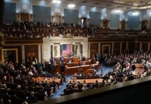 La Camera Usa approva la legge per divulgare i file Epstein, sconfitta per Trump