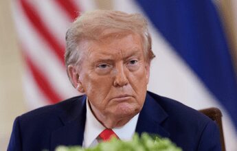 Caso Epstein, Trump attacca: “Era un democratico, chiedete a Bill Clinton non a me”