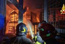 Catania, incendio in centro fieristico: la situazione oggi
