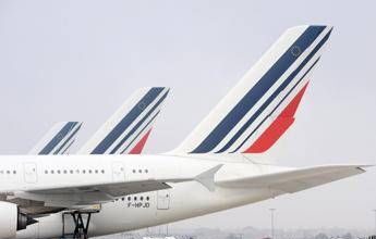 Francia, odore di bruciato in cabina: aereo diretto a Seul atterra a Monaco di Baviera