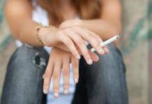 Fumo: campagna per aumentare di 5 euro costo sigarette, raggiunte 25mila firme