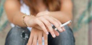 Fumo: campagna per aumentare di 5 euro costo sigarette, raggiunte 25mila firme