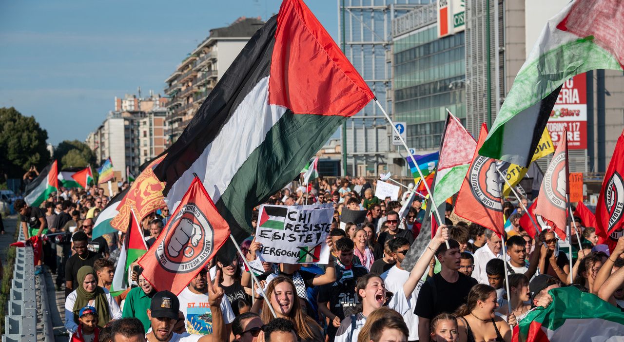 Immagini dallo sciopero per Gaza del 22 settembre (fonte - Il Gazzettino)