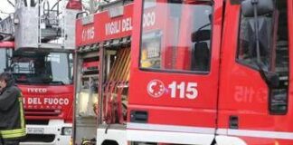 Incendio in un appartamento a Roma, evacuate 20 persone a Garbatella