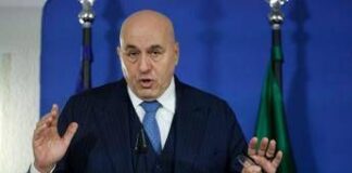 Iran, Crosetto: “Niente navi da guerra nello Stretto, serve linea europea condivisa”