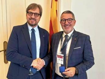 Lombardia, alleanza con la Catalogna per sostenere l’industria chimica