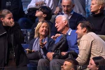 Lui si inginocchia, lei dice sì: proposta di matrimonio alle Atp Finals