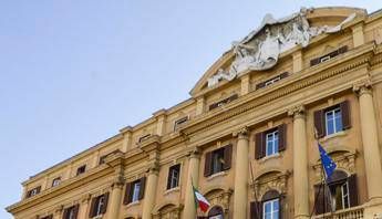 Manovra, centrodestra punta a ‘emendamenti bandiera’: si tratta sull’oro