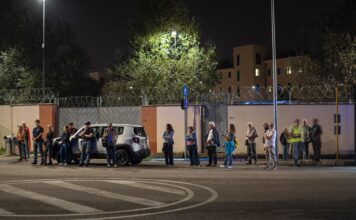 Una preghiera che attraversa la città, Giovanni Marangoni: Vicenza vuole ricordare la “passeggiata per la pace” del 9 settembre verso base Del Din Alcuni partecipanti alla passeggiata e alla preghiera per la pace davanti alla base Del Din il 9 settembre 2025