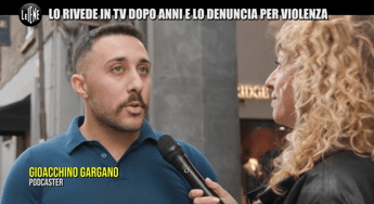 Podcaster denunciato per violenza sessuale, la madre della ragazza: “Prove in procura”