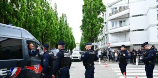 Francia, un uomo grida “Allahu Akbar” e investe dieci persone: 4 sono gravemente ferite
