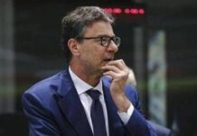 S&P conferma rating Italia a BBB+ e outlook migliora. Giorgetti: “Il lavoro paga”
