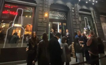 Milano, Polizia locale sospende un evento non autorizzato in un hotel del centro