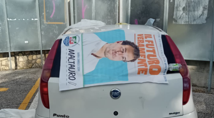 Regionali Veneto: Maltauro denuncia vandalismi, Manildo attacca Stefani su assessorati, centrodestra rilancia progetto autostradale veneto Regionali Veneto: vandalismi su un'auto con manifesti di Maltauro