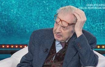 Sgarbi a Domenica In: “Mi sposo con chi mi ha dato forza nelle difficoltà”