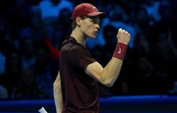 Sinner, vittoria alle Atp Finals con ‘inchino’ a Musetti: “Non c’è stato il livello visto ieri, ma sono contento”