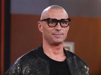 Spiava Alex Britti in casa, condannata l’ex compagna