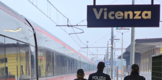 Rintracciato in stazione a Vicenza, 27enne ricercato arrestato dalla Polizia: a suo carico un ordine di carcerazione per maltrattamenti stazione ferroviaria con polizia ferroviaria di Vicenza ricercato