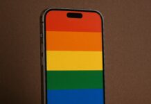 Stop alle app gay su iPhone, il governo cinese censura Apple
