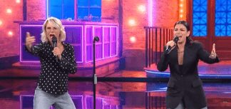 Tu si que vales, Emma canta e Maria De Filippi la imita: la gag esilarante