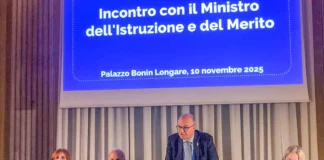 Proteste per Valditara a Vicenza davanti a Confindustria. Il Ministro: “Fuori non ci sono gli studenti” Valditara Vicenza