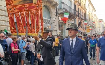 Recupero della lapide incisa dagli Alpini, la commozione di Ciambetti: “Il Pasubio ci parla ancora” Roberto Ciambetti su recupero Lapide