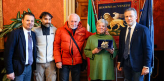 Venezia, maxi operazione contro i borseggi: Ciambetti ringrazia forze dell’ordine e “Cittadini non distratti” Cittadini non distratti a Venezia premiati da Roberto Ciambetti, presidente del consiglio regionale del Veneto