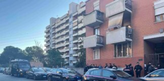 Roma, sgomberati altri undici appartamenti occupati abusivamente / Video