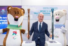 Cosa resterà dei 15 anni di Luca Zaia? Zaia con le torce olimpiche di Milano-Cortina 2026