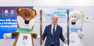 Cosa resterà dei 15 anni di Luca Zaia? Zaia con le torce olimpiche di Milano-Cortina 2026