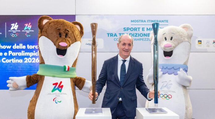 Cosa resterà dei 15 anni di Luca Zaia? Zaia con le torce olimpiche di Milano-Cortina 2026