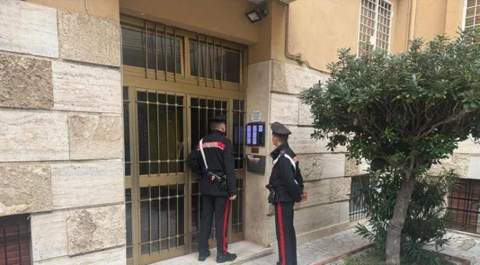 Roma, precipita da balcone B&B dopo lite e muore: fermato un 25enne