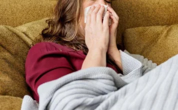 Influenza, alert Ecdc: “Insolito trend precoce, vaccinarsi senza indugio. Rischio stagione pesante” influenza