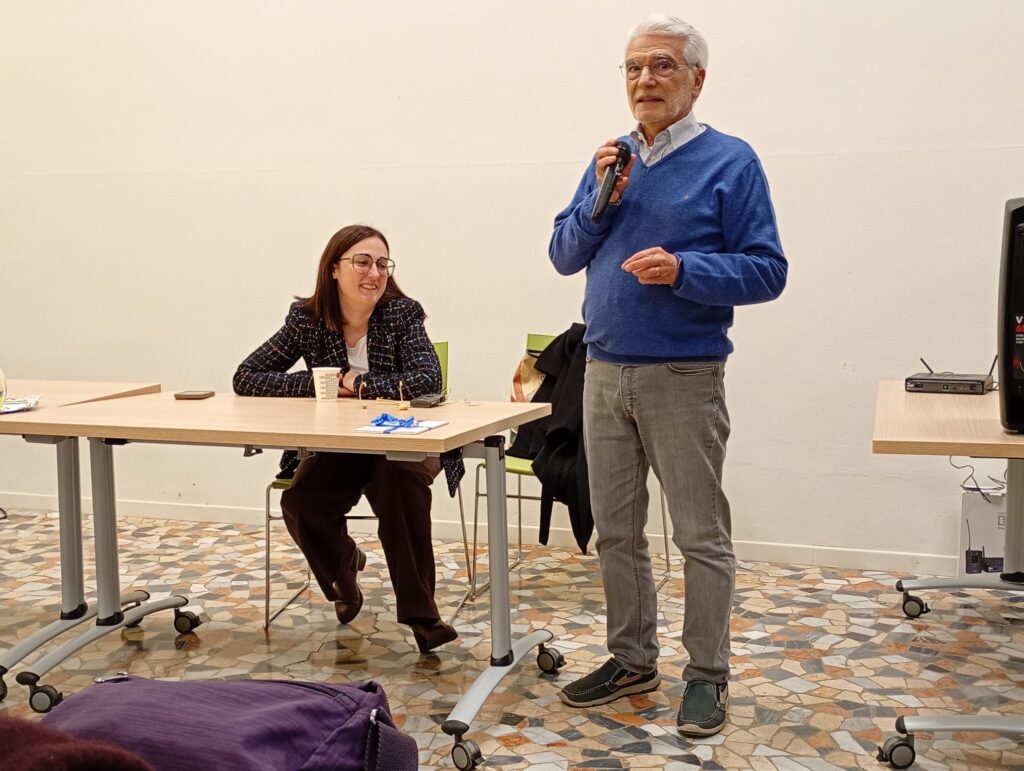 Daniele Bernardini presenta Luciana Traetta, la direttrice del carcere di Vicenza alla Scuola del lunedì